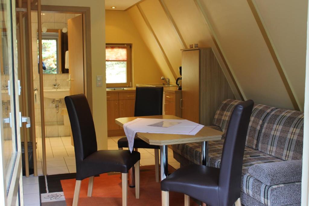 Hotel Reifenstein Kleinbartloff Room photo