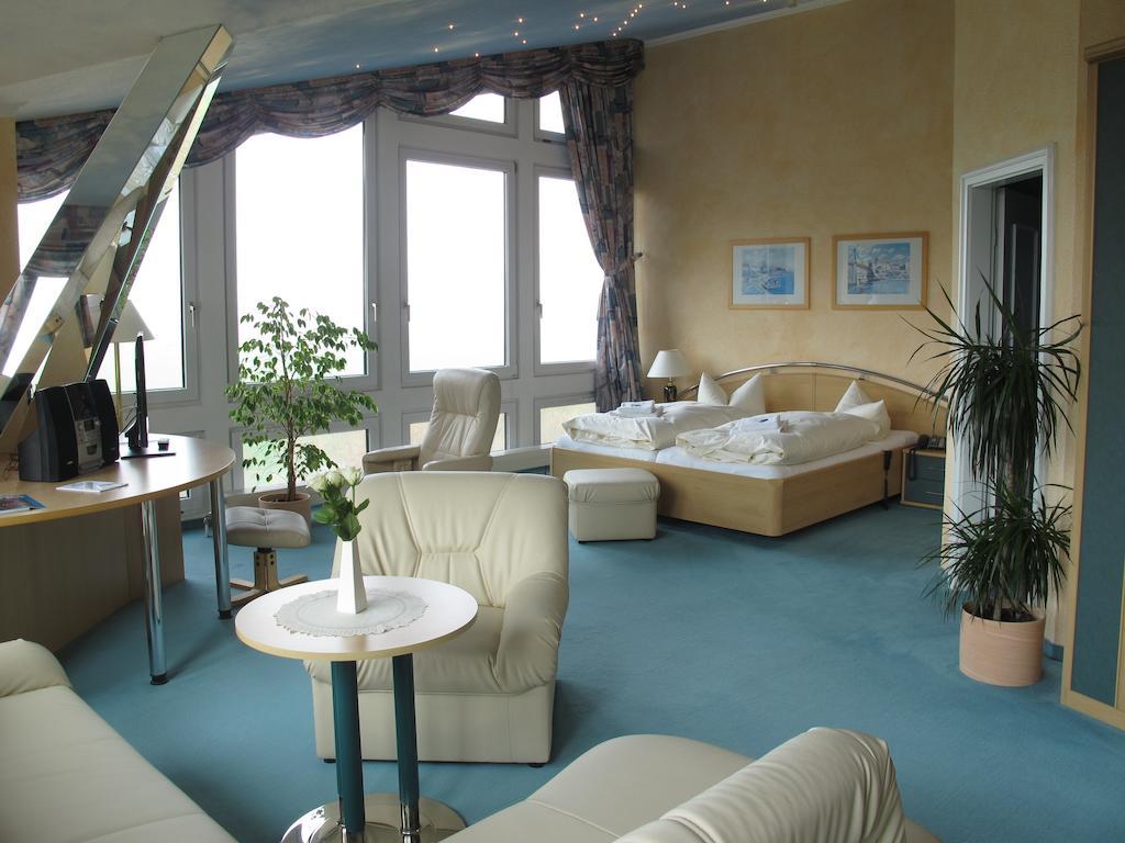 Hotel Reifenstein Kleinbartloff Exterior photo